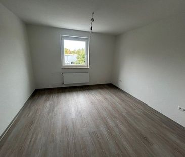 schöne Wohnung mit (WBS) komplett Renoviert - Photo 1
