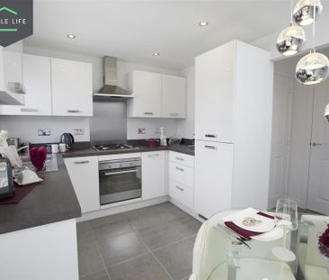 2 bedroom semi-detached house to rent - Photo 4