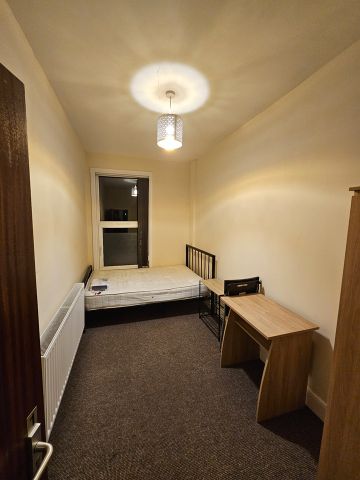 7 Bed Terraced House, Wilbraham Road, M14 - Photo 5