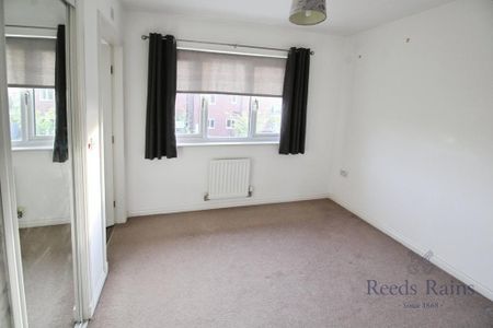 3 bedroom semi-detached house to rent - Photo 2