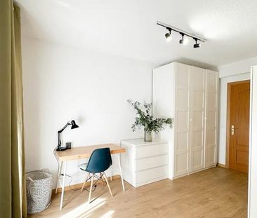 Calle de Antonio Velasco Zazo, Madrid, Community of Madrid 28026 - Photo 6