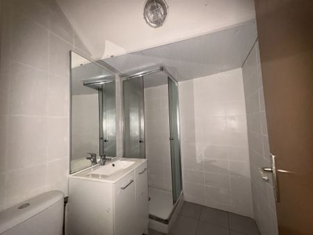 Location Appartement 1 pièce 25m² CLERMONT FERRAND 63000 - Photo 3