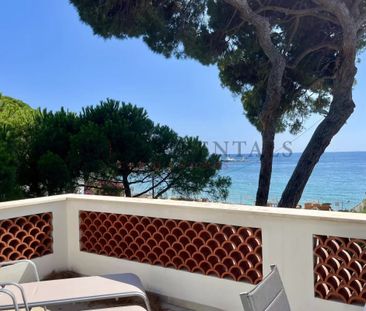 Cap d'Antibes – Maison avec terrasses et vue mer, face aux plages - Photo 4
