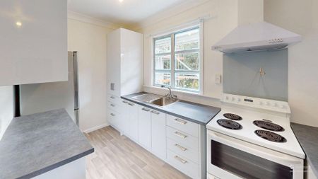 Roslyn - 2 Bedrooms - Photo 5