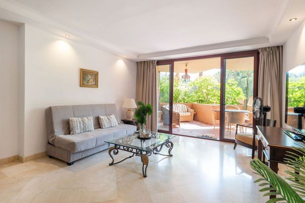 Middle Floor Apartment · Estepona - Foto 1