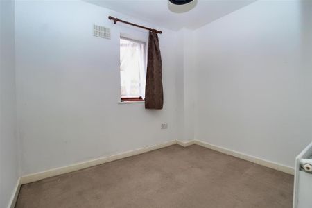 2 bedroom semi-detached house to rent - Photo 5