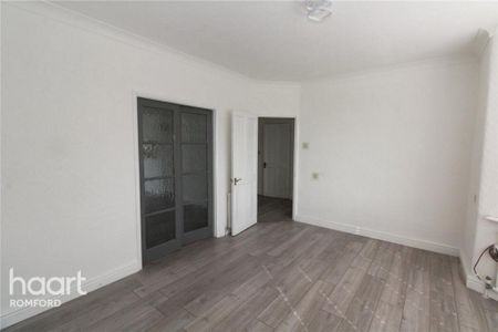 4 bedroom detached house to rent - Photo 5