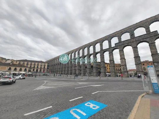 Segovia - Photo 1