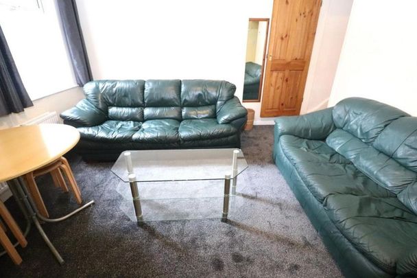 4 bedroom terraced house to rent - Photo 1