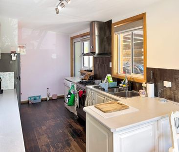 Spacious Family Home with Huge Entertaining Area & Yard - Photo 3