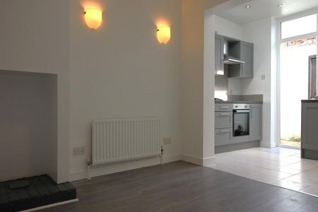 6 Egeria Street, Belfast BT12 5PN - Photo 3
