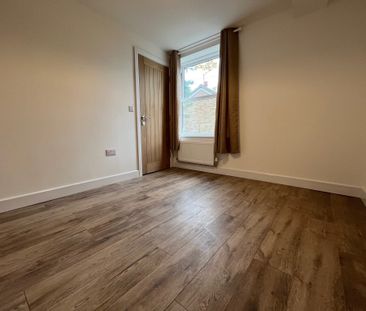 Dove Bank, Uttoxeter - Photo 4