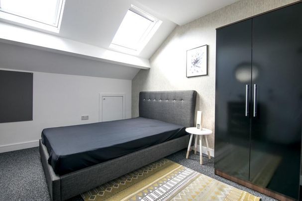 6 bedroom terraced house to rent - Photo 1