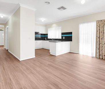 5 Alder Court, Gowanbrae VIC 3043 - Photo 2