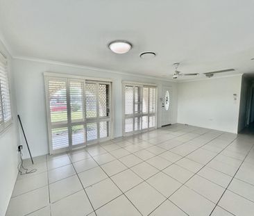 Renovated Coastal Home with Pool & Entertaining Area - Just 350m to... - Photo 6