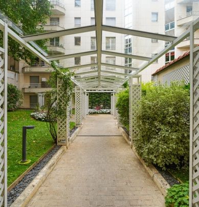 Appartement • La Plaine des Sablons - Photo 1
