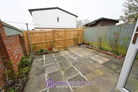 2 bedroom end of terrace house to rent - Photo 3
