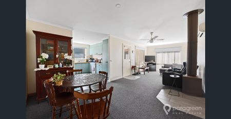 2 BEDROOM HOUSE IN FOSTER - Photo 5