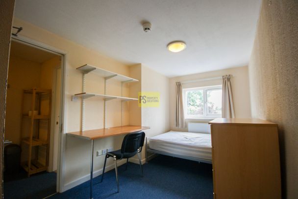 39 Tiverton Road - Photo 1