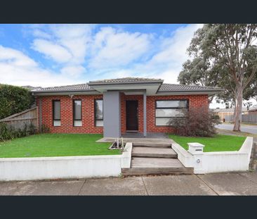 9 Frankland Street, Clyde North, Vic 3978 - Photo 2