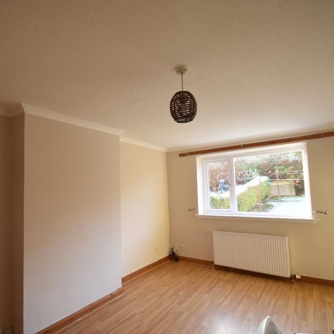 2 bedroom ground floor flat to rent - Photo 1