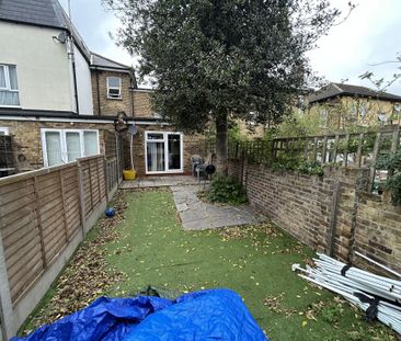 3 bedroom terraced house to rent - Photo 6