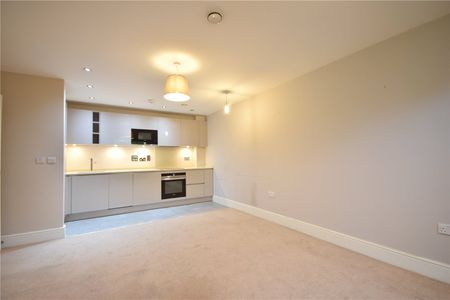 East Street, Epsom, Surrey, KT17 1EA - Photo 3