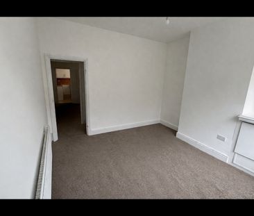 2 Bed Terraced House, Tyndale St, LE3 - Photo 2