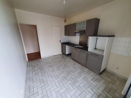 Location Appartement 4 pièces 90m² CHAMALIERES 63400 - Photo 5