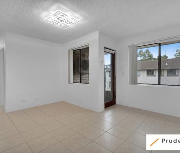 Bright and Functional Living - Photo 2