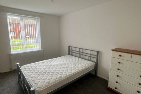 Warren Court - Photo 2