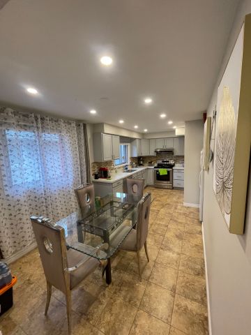 For Lease - 186 upper canada Drive Unit# main, Toronto, Ontario - Photo 2