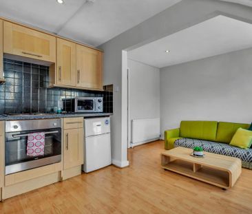 1 bedroom flat to rent - Photo 2