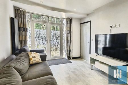 Blacker Road, Birkby, Huddersfield, HD2 - Photo 2