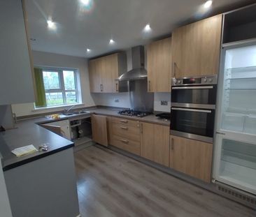 3 Bed Semi-Detached House, Wheaters Street, M7 - Photo 6