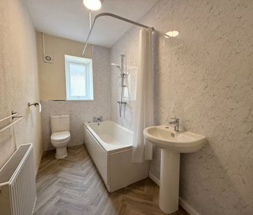 3 bedroom terraced house to rent - Photo 6