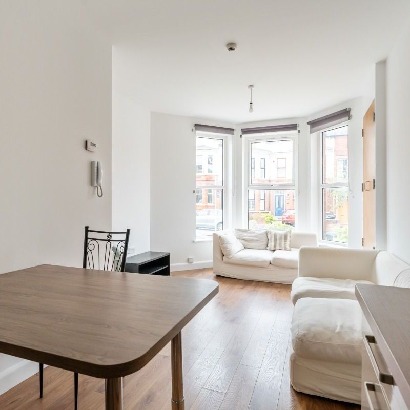 Apt 1, 89 Malone Avenue, Belfast BT9 6EN - Photo 1