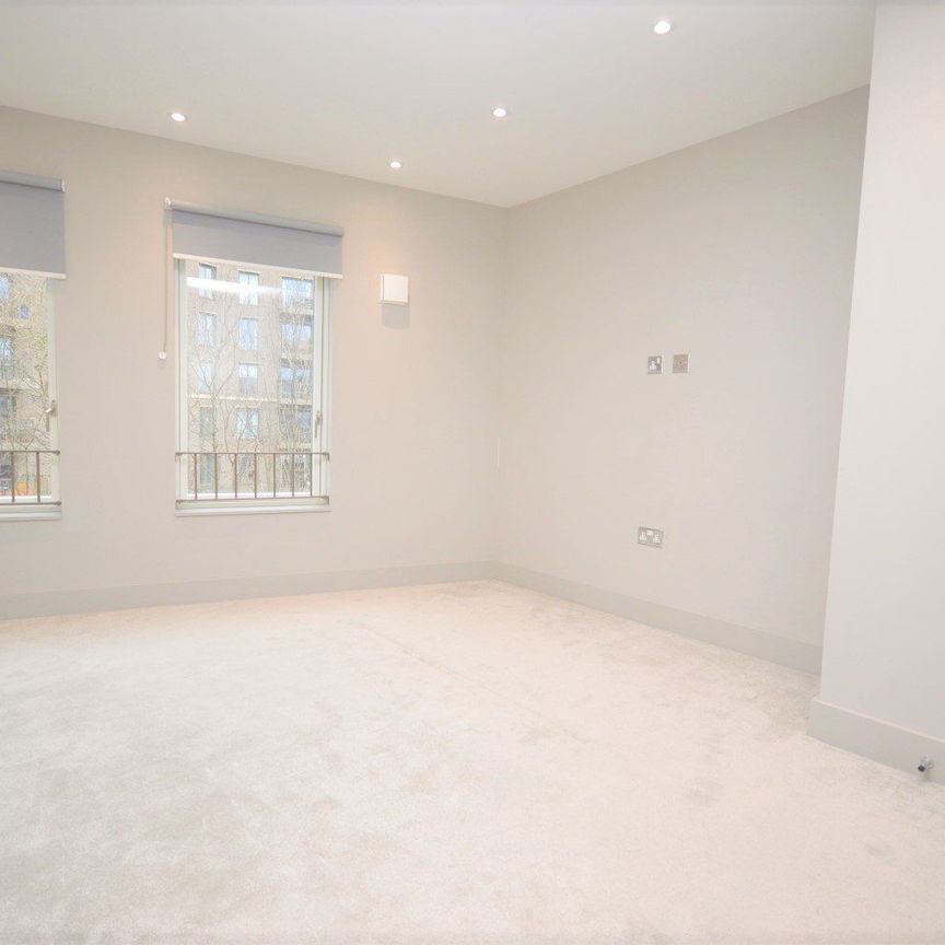 Doggett Road, London, SE6 - Photo 1