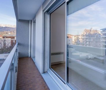 Location Appartement 2 pièces 50m² ANNECY 74000 - Photo 5