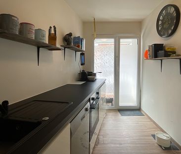 Gunstig gelegen appartement met twee slaapkamers, terras, tuin en a... - Photo 3