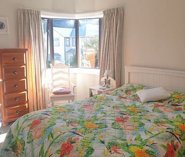 FULLY FURNISHED STYLISH 2 BEDROOM FLAT IN PETONE - Photo 6