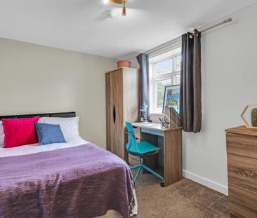 1 bedroom in a house share to rent - Photo 2