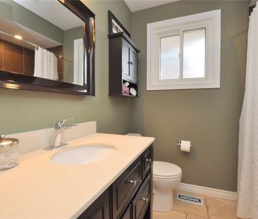 Spacious 3 Bedroom Apartment in Hamilton!! - Photo 4