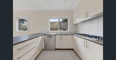 Lovely Home in a Quiet, Central Location - Photo 5