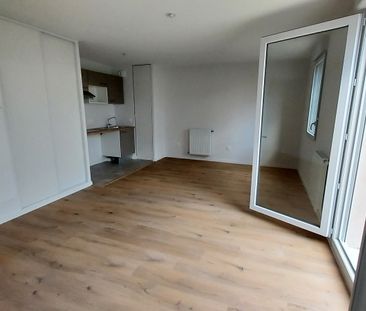 Location Appartement 3 pièces 62m² BRUGUIERES 31150 - Photo 2