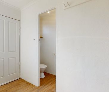 Affordable Family Living in Prime Laverton Location! - Photo 2