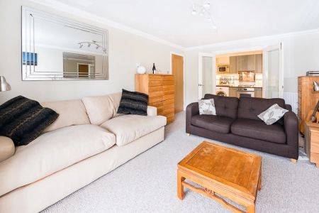 2 bedroom apartment to rent - Photo 2