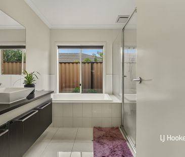 13 Cabernet Street, Point Cook VIC, Belconnen - Photo 4