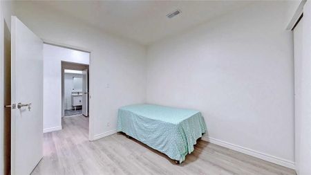 For Lease - 113 James Street Unit# 201, Hamilton, Ontario - Photo 3