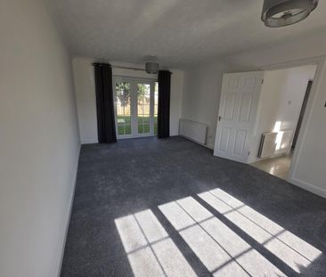 4 bedroom detached house to rent - Photo 3